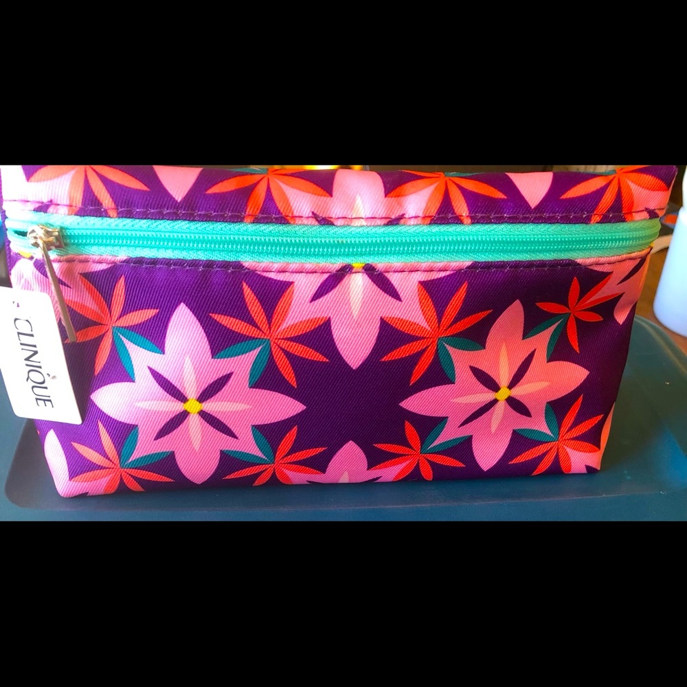 Cute Clinique Makeup Bag- NWT